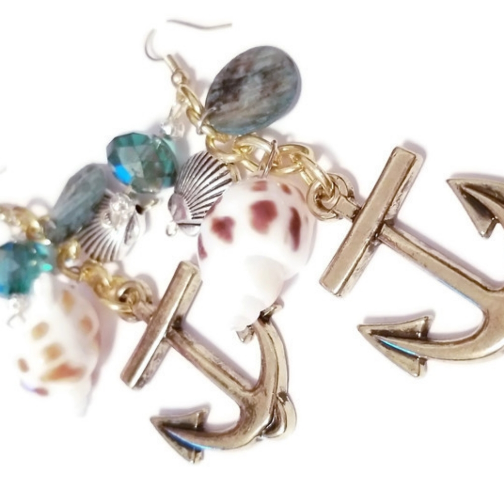 Anchor seashell charm earrings - Picture 3 of 4